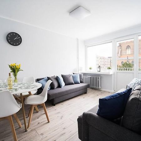 4 Rooms Apartment On Martket Square - Nice View - 150 M Town Hall Wroclaw Exterior photo
